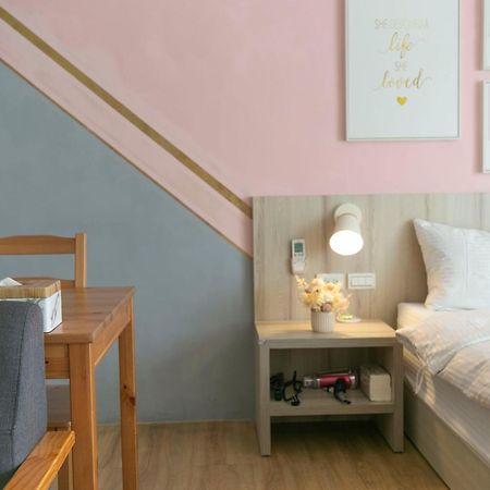 Canal Walk Inn Тайнань Экстерьер фото