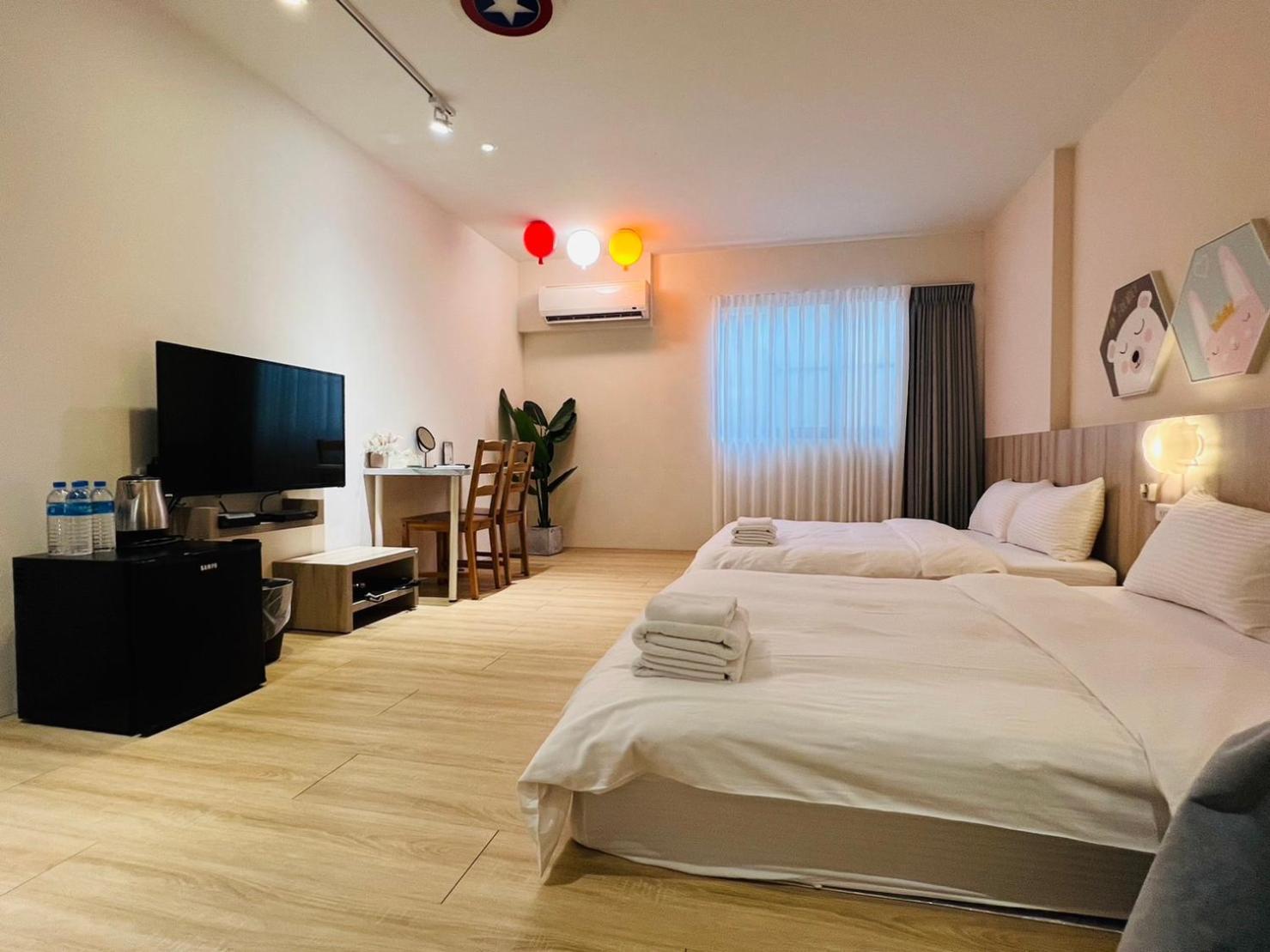 Canal Walk Inn Тайнань Экстерьер фото