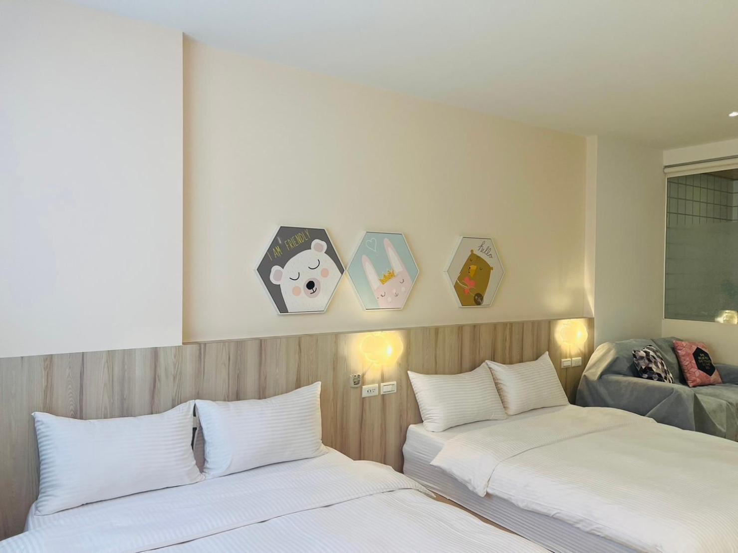 Canal Walk Inn Тайнань Экстерьер фото